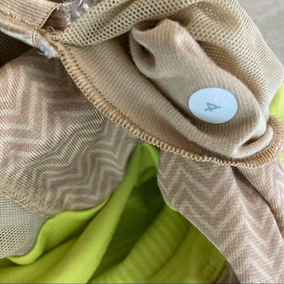 Lululemon Scoop Me Up Workout top  size 4 - Picture 4 of 7